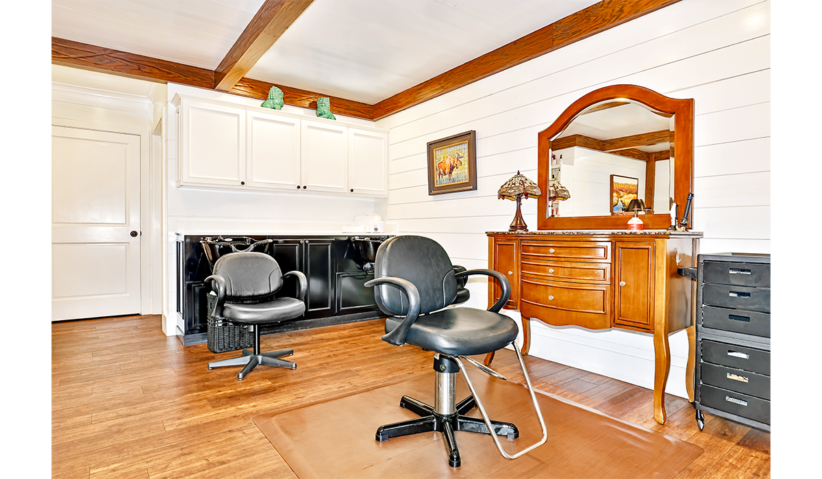 From cuts to color, we've got you covered.